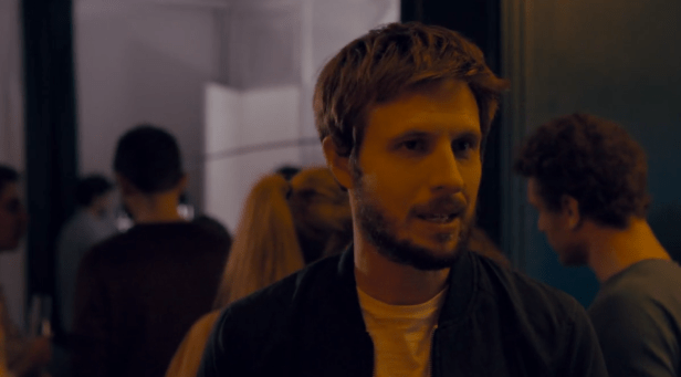 THE NIGHT EATS THE WORLD 1